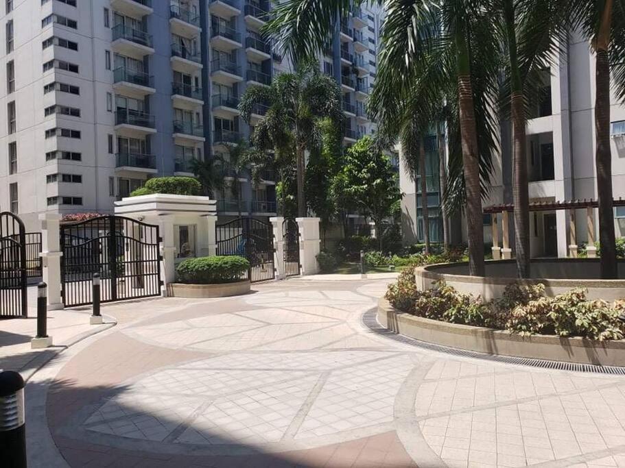 Lovely 2 Bed Room Condo Infront Of Naia Terminal 3 Manila Exterior foto