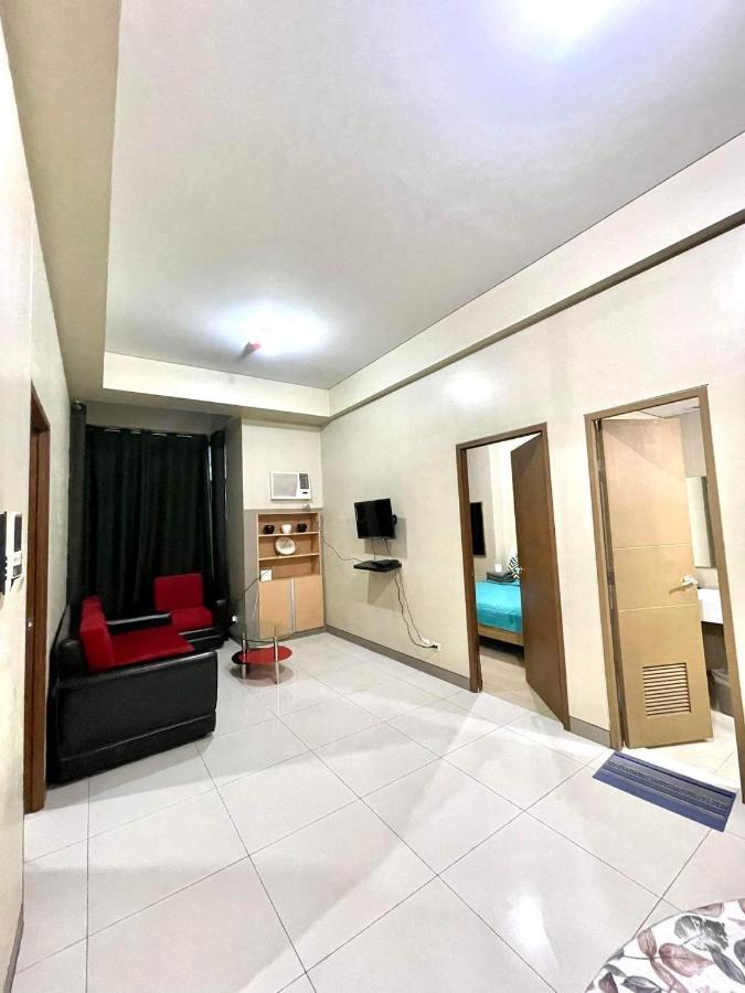 Lovely 2 Bed Room Condo Infront Of Naia Terminal 3 Manila Exterior foto